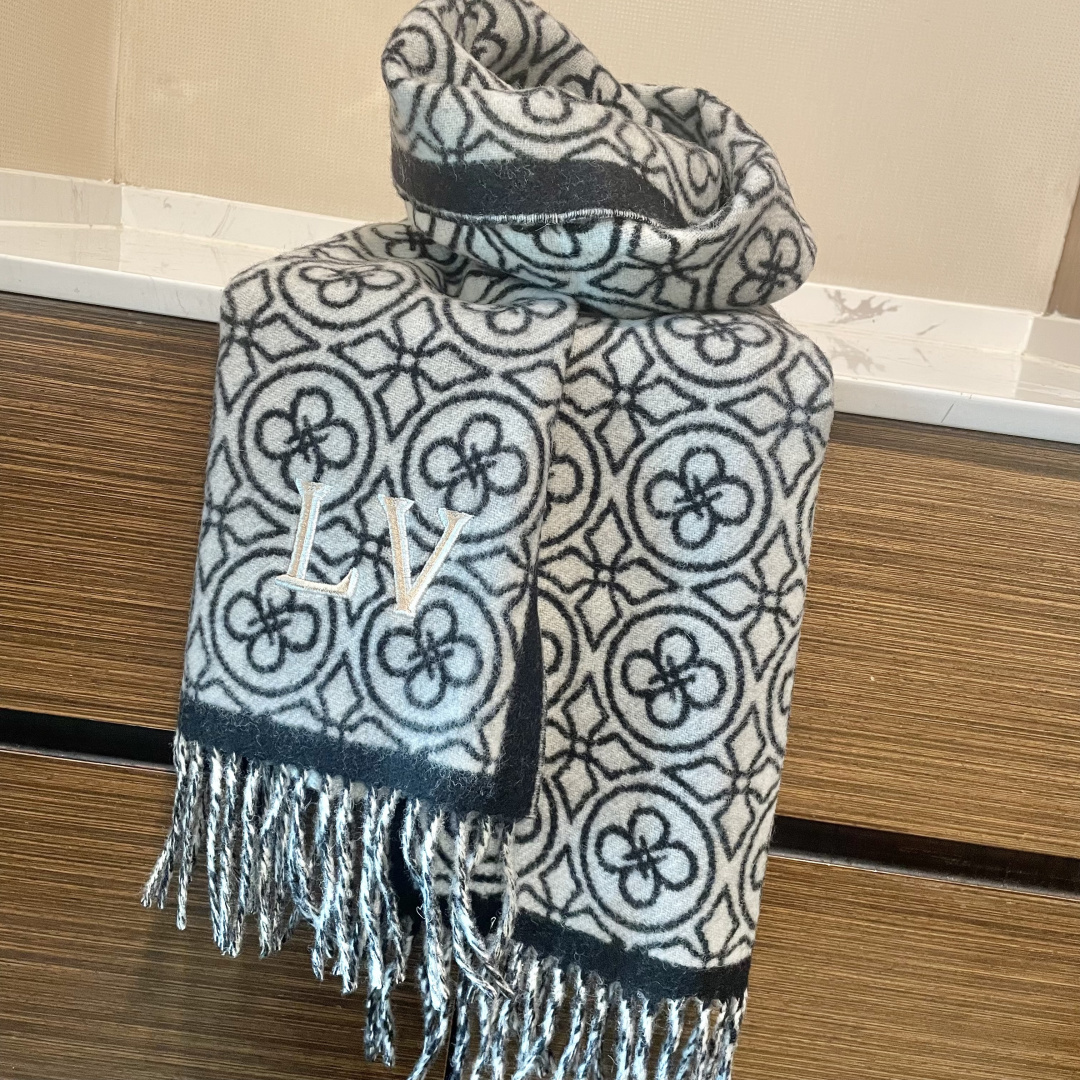 LV当下最主打男女款‼️】时下最。时尚的Logo潮流风格！非常有型，可以做情侣款❤️型男型女，绅士，白富