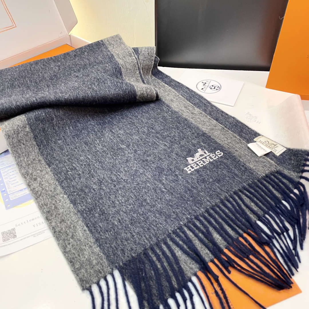 爆款推荐⚠️爱马仕好看到尖叫‼️顶级山羊绒款☀☁️‼️💯非常赞的情侣款围巾💟💟💟此款是专柜限量款👍💋顶级