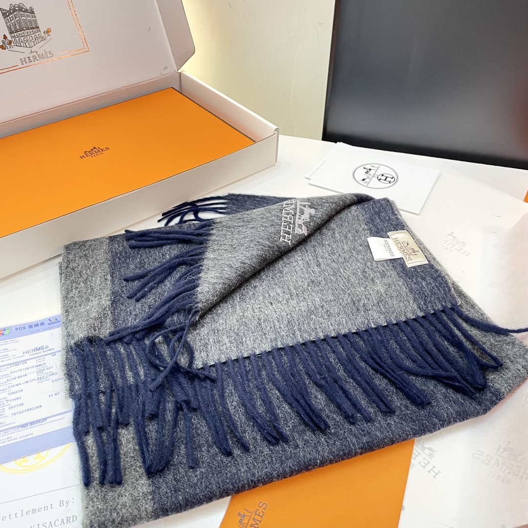 爆款推荐⚠️爱马仕好看到尖叫‼️顶级山羊绒款☀☁️‼️💯非常赞的情侣款围巾💟💟💟此款是专柜限量款👍💋顶级