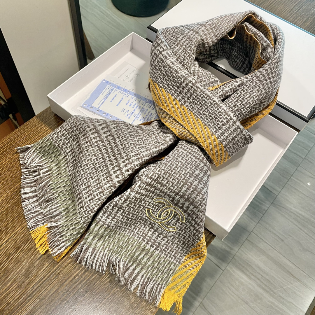新款 搭配利器🆕🆕 香奈儿系列货 专供viP 产品 ♥顶级苏格兰进口绵羊毛 纹路织法使围巾赋有弹性且柔软