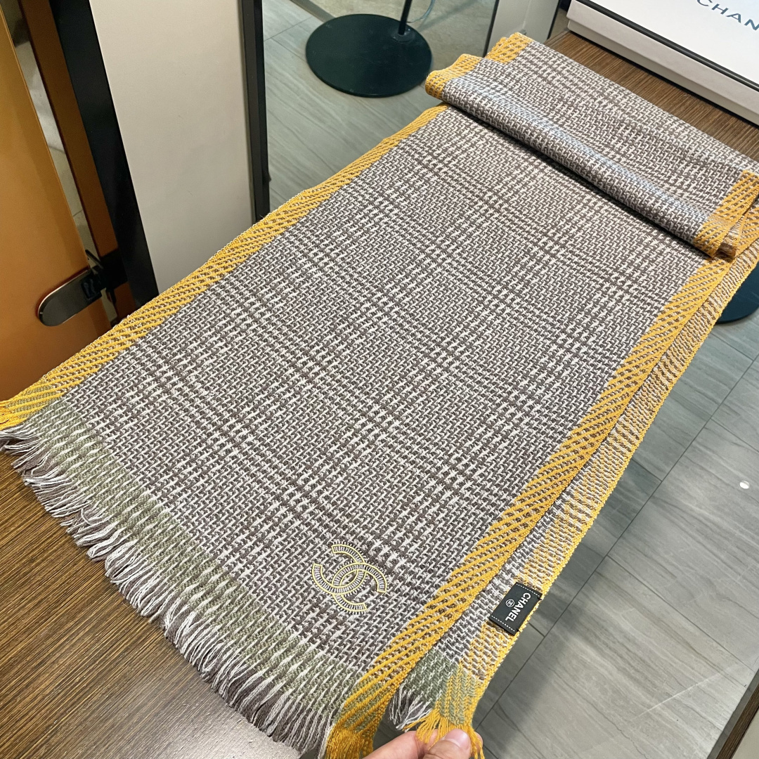 新款 搭配利器🆕🆕 香奈儿系列货 专供viP 产品 ♥顶级苏格兰进口绵羊毛 纹路织法使围巾赋有弹性且柔软