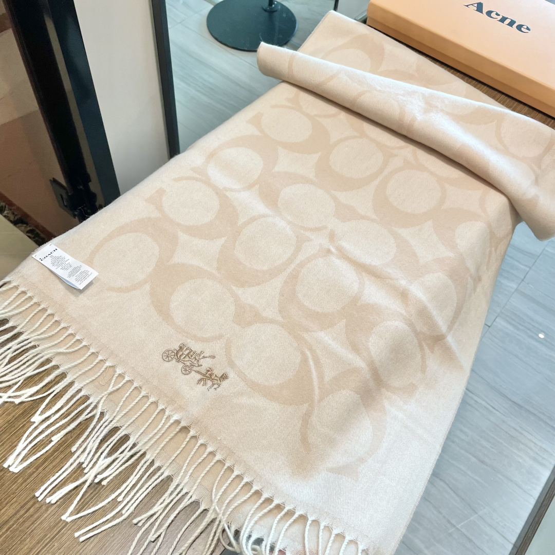 高版本✨【经典款】COACH经典 蔻驰披肩也太好看了吧！不仅有颜值还有品质，羊绒，手感超级软糯和舒服，尺