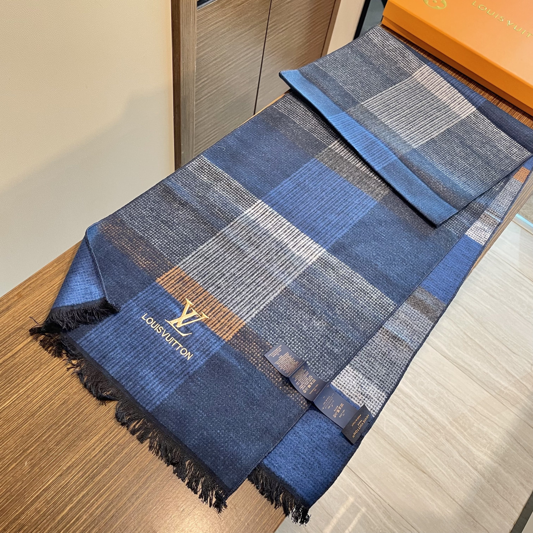 超级大爆款专柜同步 经典设计完美，若隐若现的lv标志，强烈推荐手慢无‼️千万别去专柜买‼️代购就要380