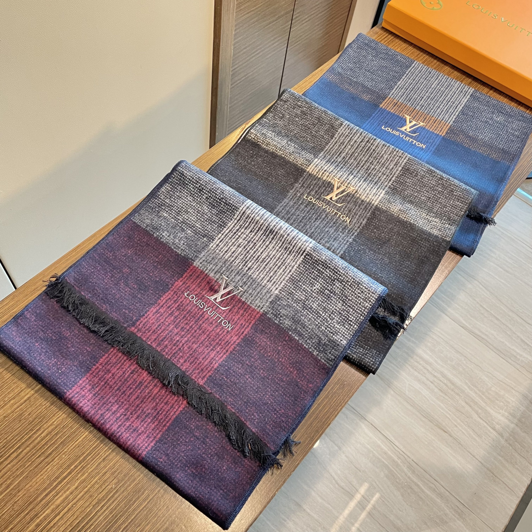 超级大爆款专柜同步 经典设计完美，若隐若现的lv标志，强烈推荐手慢无‼️千万别去专柜买‼️代购就要380