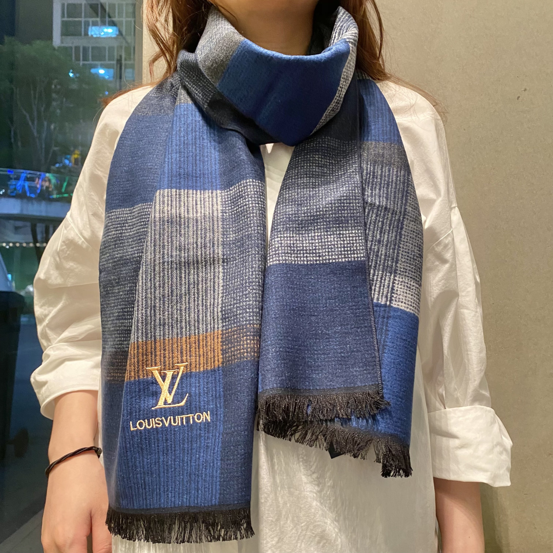 超级大爆款专柜同步 经典设计完美，若隐若现的lv标志，强烈推荐手慢无‼️千万别去专柜买‼️代购就要380