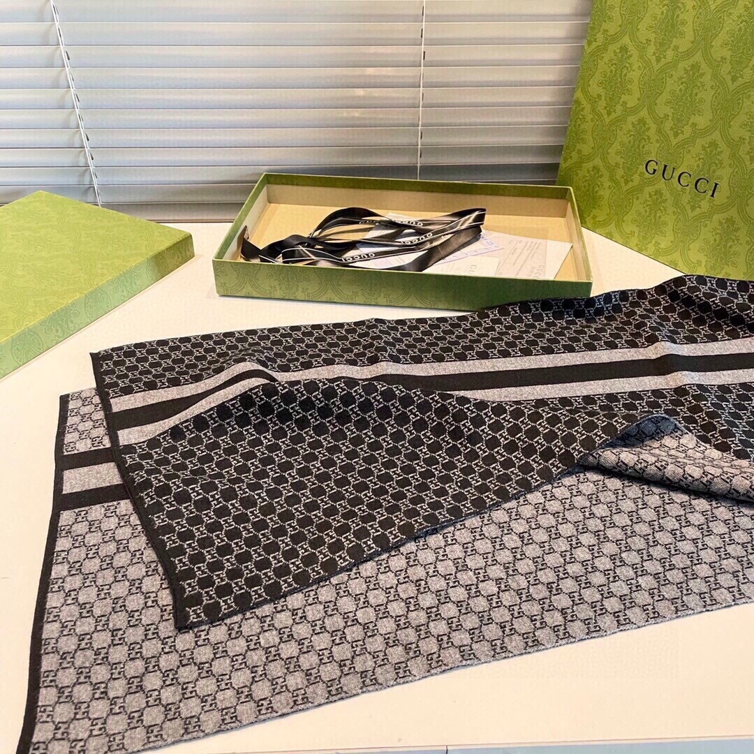 专柜最新款💨古奇火爆来袭💥🎊顶级色织工艺。此工艺只有大牌纯正代工厂才有的工艺‼️100%顶级针织加羊绒👐