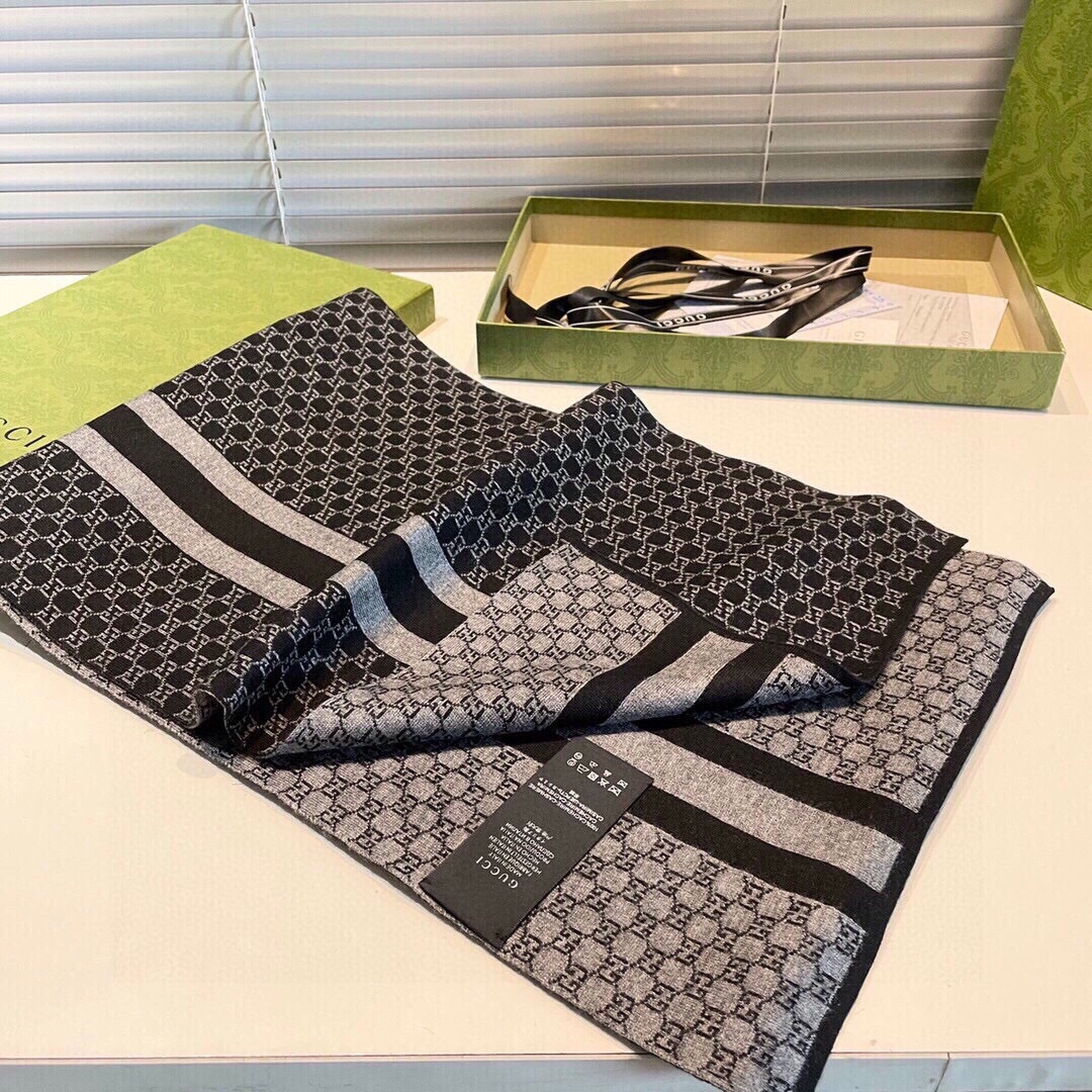 专柜最新款💨古奇火爆来袭💥🎊顶级色织工艺。此工艺只有大牌纯正代工厂才有的工艺‼️100%顶级针织加羊绒👐