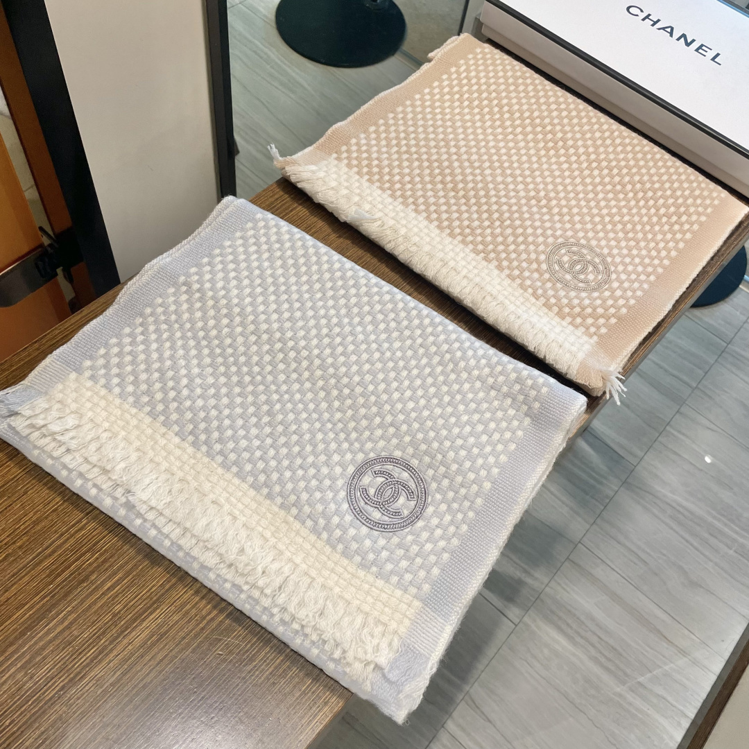 新款 搭配利器🆕🆕 香奈儿系列货 专供viP 产品 ♥顶级苏格兰进口绵羊毛 纹路织法使围巾赋有弹性且柔软