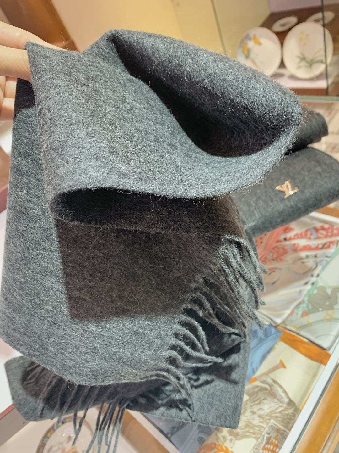 【▪️怒赞推荐‼️高端男士款~】超级无敌赞的男士羊绒围巾！！ZG同步在售，这个价格真的无敌超值！亲妈价格