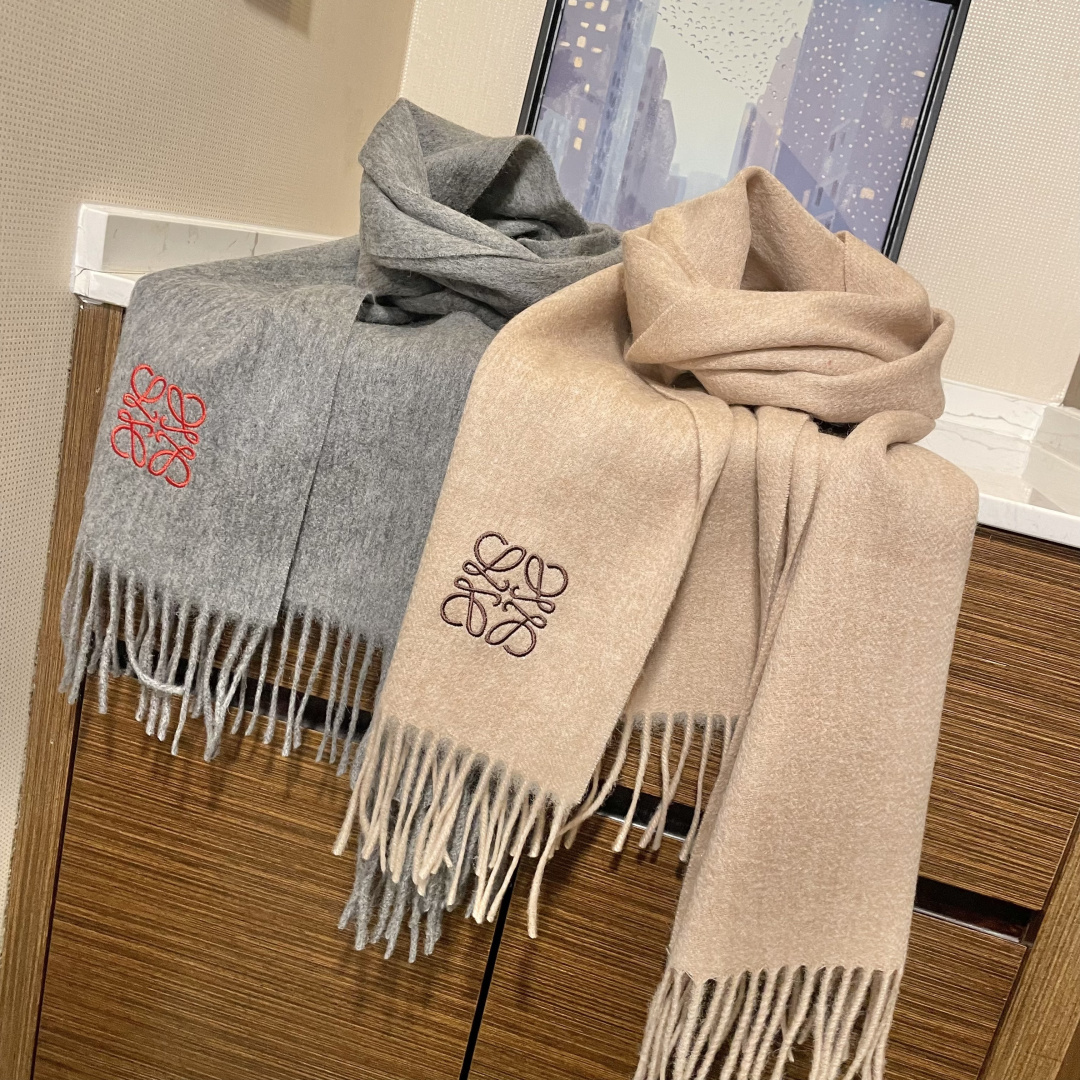 Loewe罗意威今年最新的订单(讲真，送人自用百分推荐)SviP推荐(自留.品质绝对放心).真心觉得可以