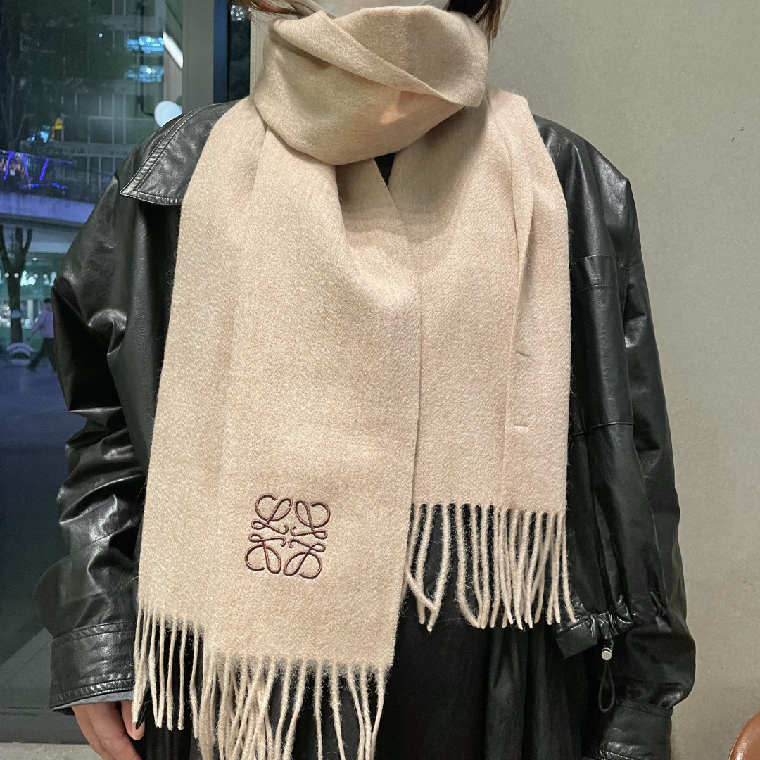 Loewe罗意威今年最新的订单(讲真，送人自用百分推荐)SviP推荐(自留.品质绝对放心).真心觉得可以