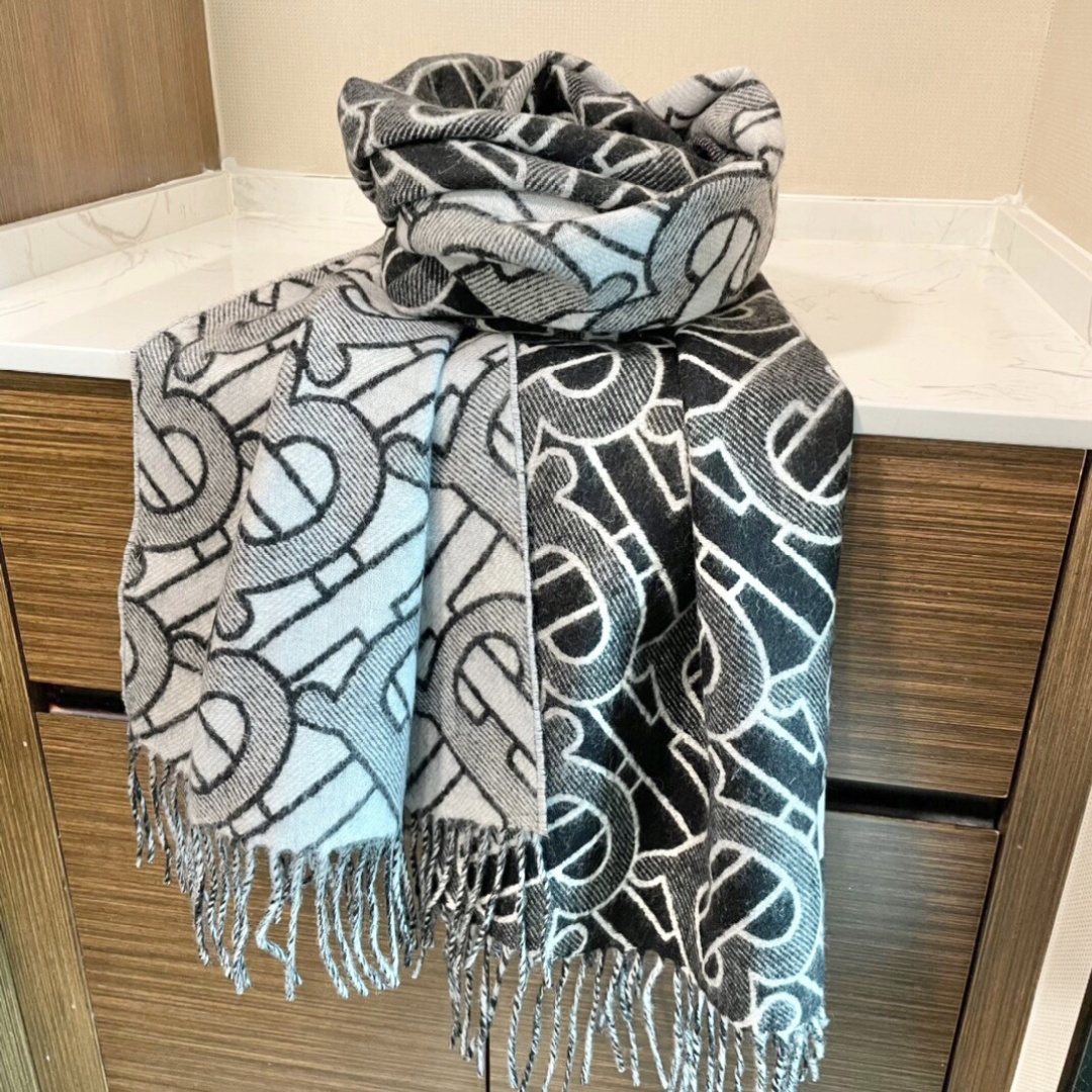 Burberry重磅极品‼️超级流弊。品质绝了，‼️有正品的尽管拉出来PK一下😝绝逼重磅款，一万个推荐👍