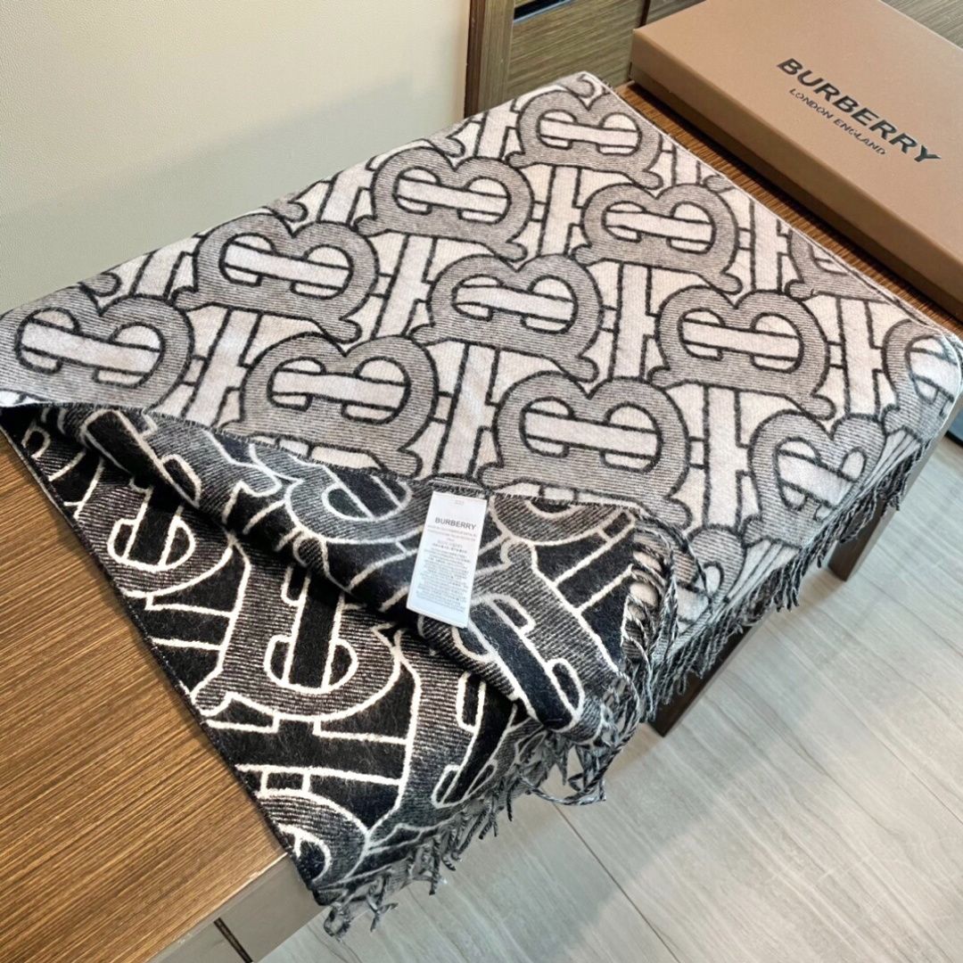 Burberry重磅极品‼️超级流弊。品质绝了，‼️有正品的尽管拉出来PK一下😝绝逼重磅款，一万个推荐👍