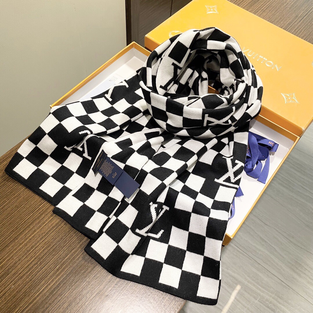爆款到货LV棋盘格经典棋盘格男女通用围巾👑柔和舒适的羊绒带来今季最温暖贴心呵护❤️最顶级的品质❤️羊绒线