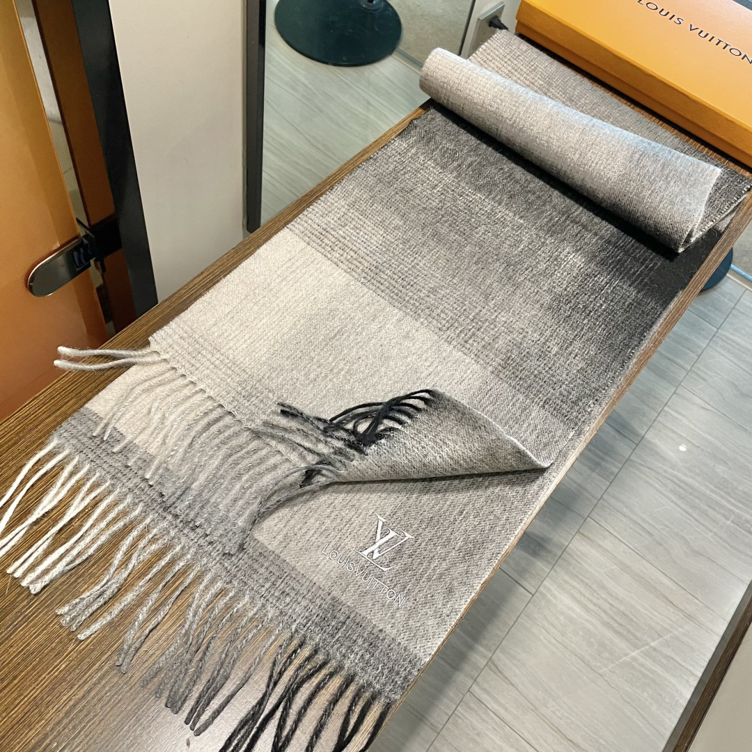 【▪️怒赞推荐‼️高端男士款~】超级无敌赞的男士羊绒围巾！！ZG同步在售，这个价格真的无敌超值！亲妈价格