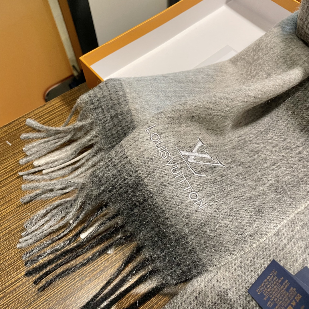 【▪️怒赞推荐‼️高端男士款~】超级无敌赞的男士羊绒围巾！！ZG同步在售，这个价格真的无敌超值！亲妈价格