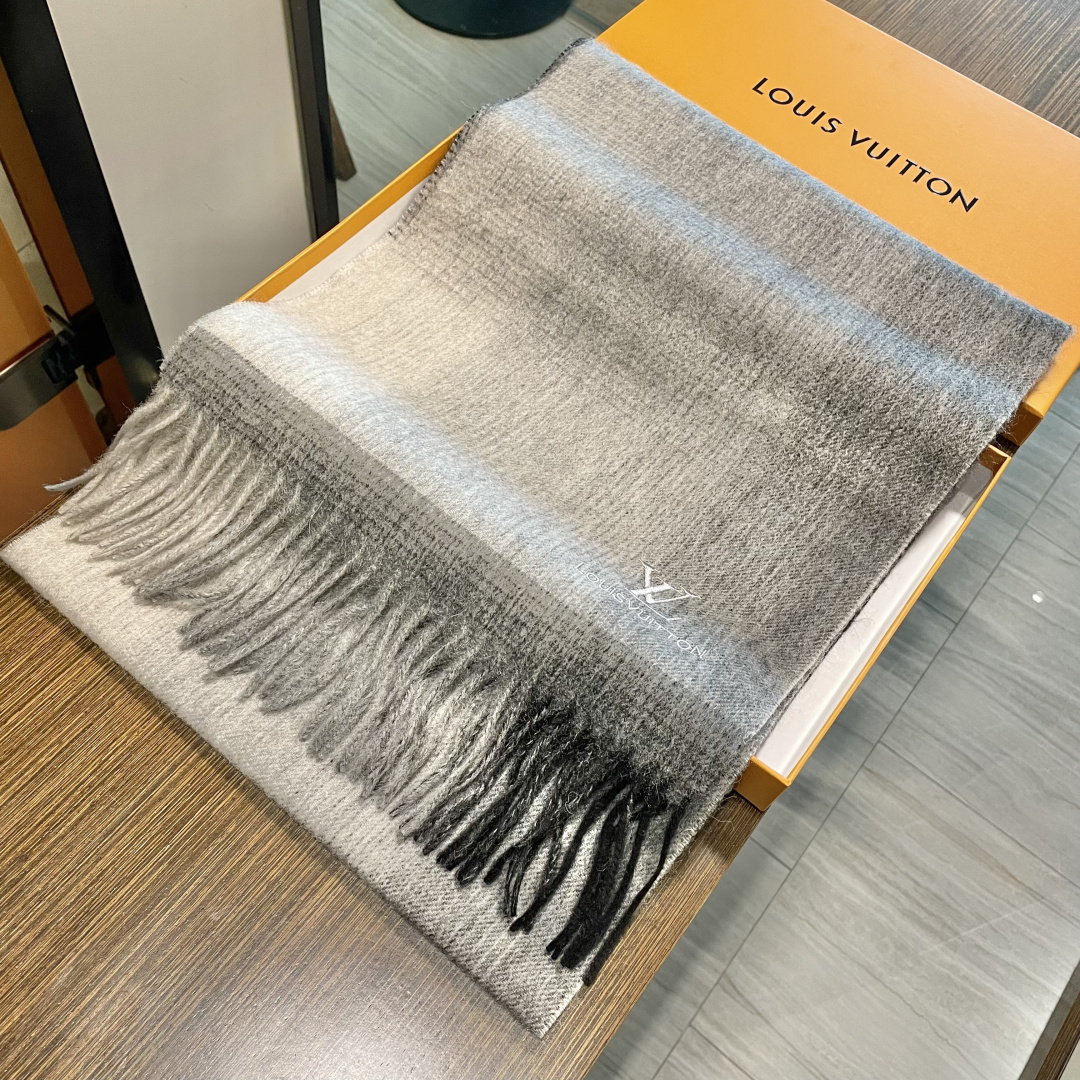 【▪️怒赞推荐‼️高端男士款~】超级无敌赞的男士羊绒围巾！！ZG同步在售，这个价格真的无敌超值！亲妈价格