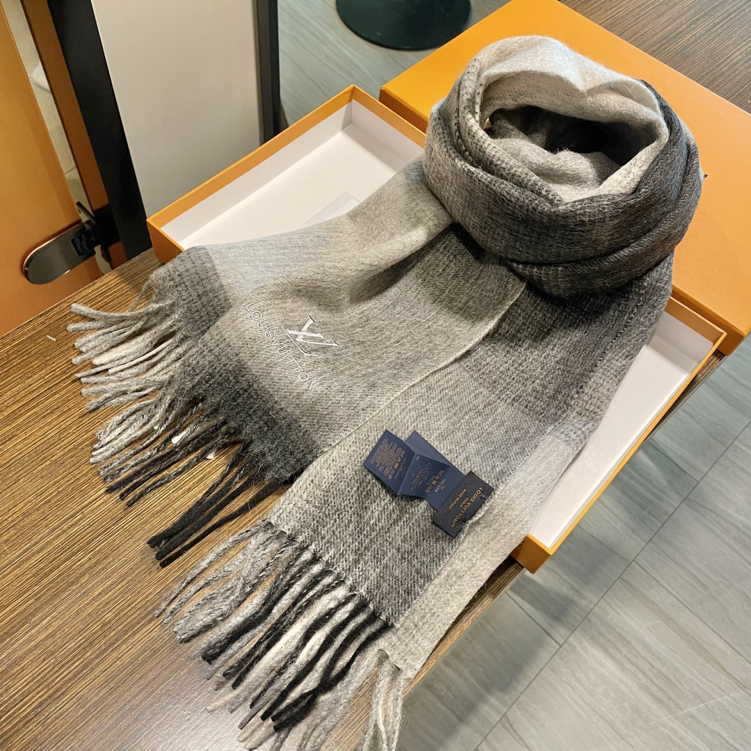 【▪️怒赞推荐‼️高端男士款~】超级无敌赞的男士羊绒围巾！！ZG同步在售，这个价格真的无敌超值！亲妈价格