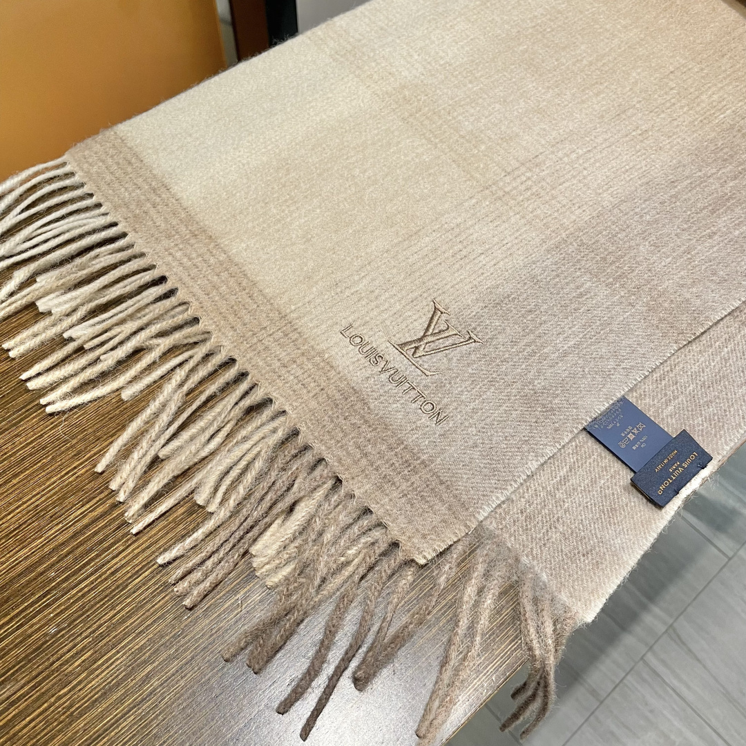 【▪️怒赞推荐‼️高端男士款~】超级无敌赞的男士羊绒围巾！！ZG同步在售，这个价格真的无敌超值！亲妈价格