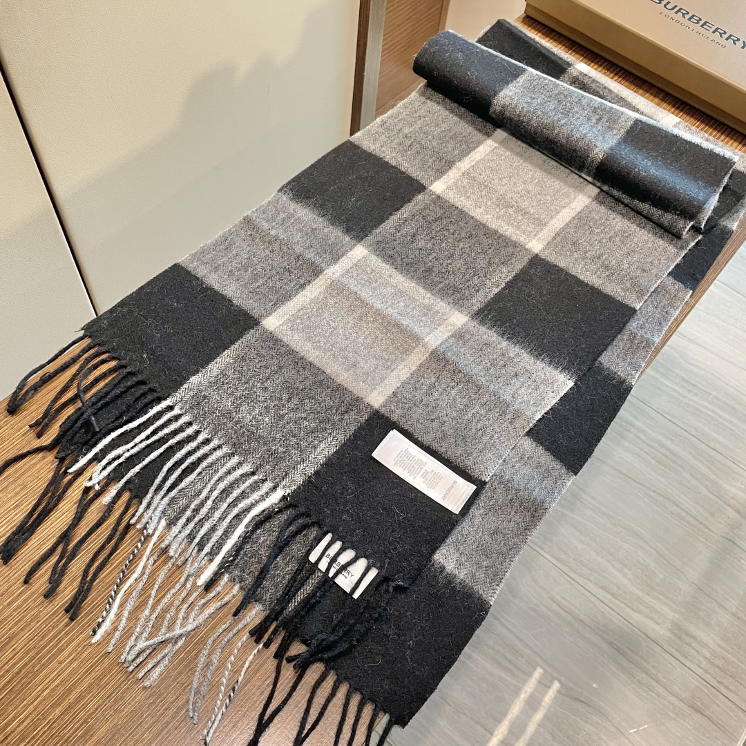 【巴宝莉】欧洲羊绒男女款发售，👊顶级原单正品尾货🌲，明星同款，🎩优雅温和的时尚之美，穿上有型，🆚在任何场