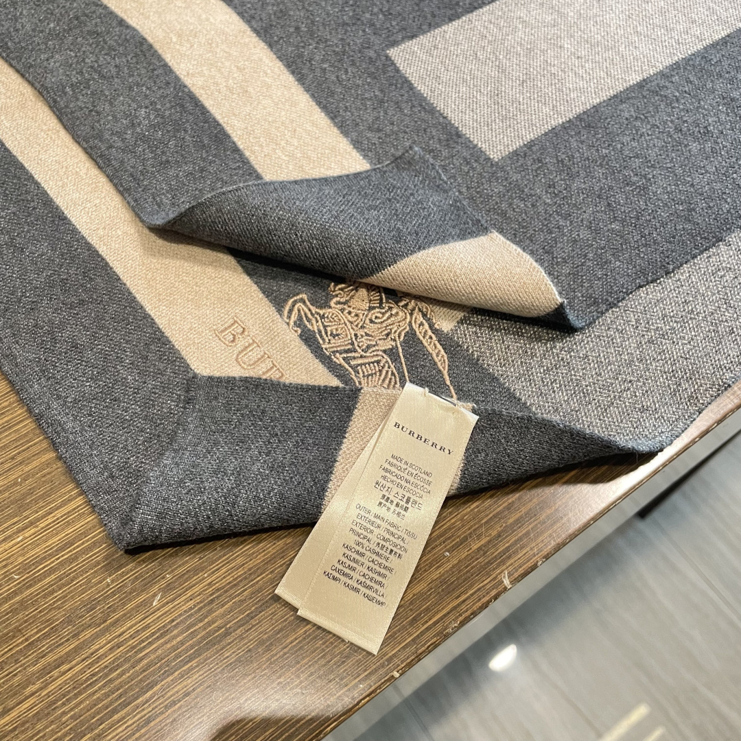 爆款上新 情侣款👍👍B家【经典战马】独家牛货🐂 奢华尽在尺寸之间，高端品质‼️具有超高羊绒品质才会被此品