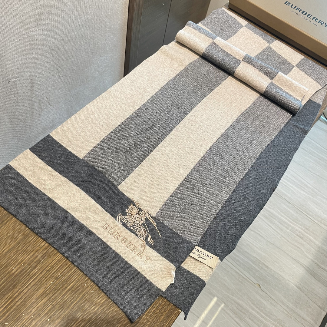 爆款上新 情侣款👍👍B家【经典战马】独家牛货🐂 奢华尽在尺寸之间，高端品质‼️具有超高羊绒品质才会被此品