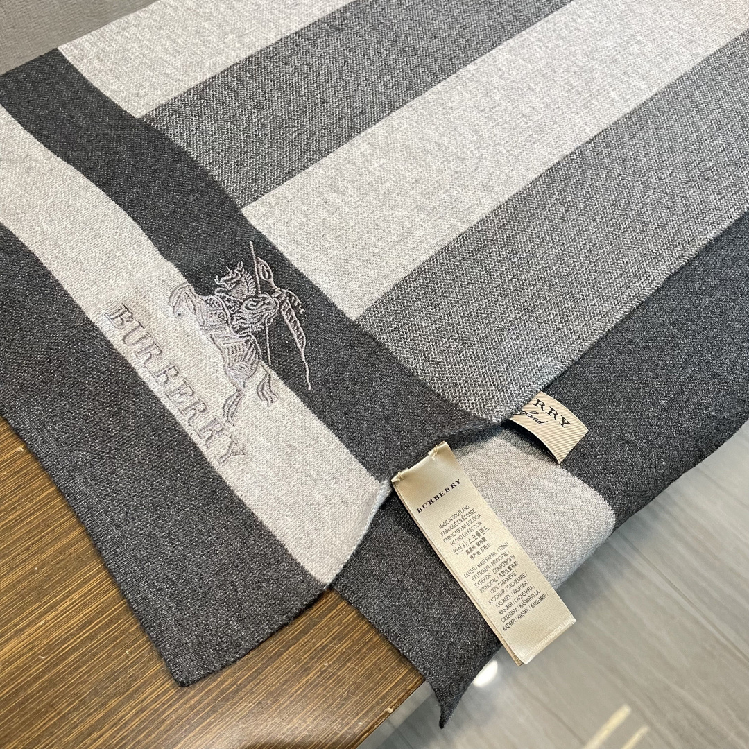 爆款上新 情侣款👍👍B家【经典战马】独家牛货🐂 奢华尽在尺寸之间，高端品质‼️具有超高羊绒品质才会被此品