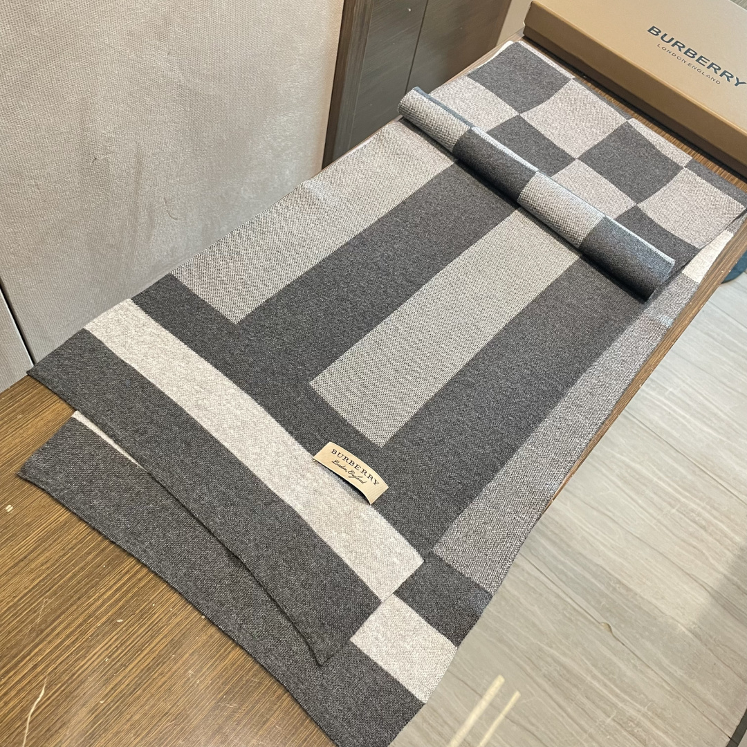 爆款上新 情侣款👍👍B家【经典战马】独家牛货🐂 奢华尽在尺寸之间，高端品质‼️具有超高羊绒品质才会被此品