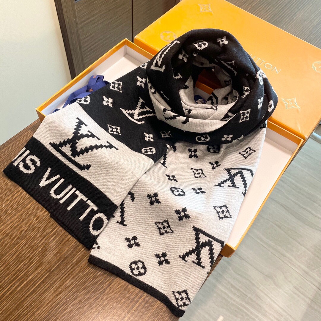 LV同步专柜，高端羊绒针织围巾！】可正式，可随意，这款织法比较难，又很费纱线，双面拼色！工艺难度非常大！