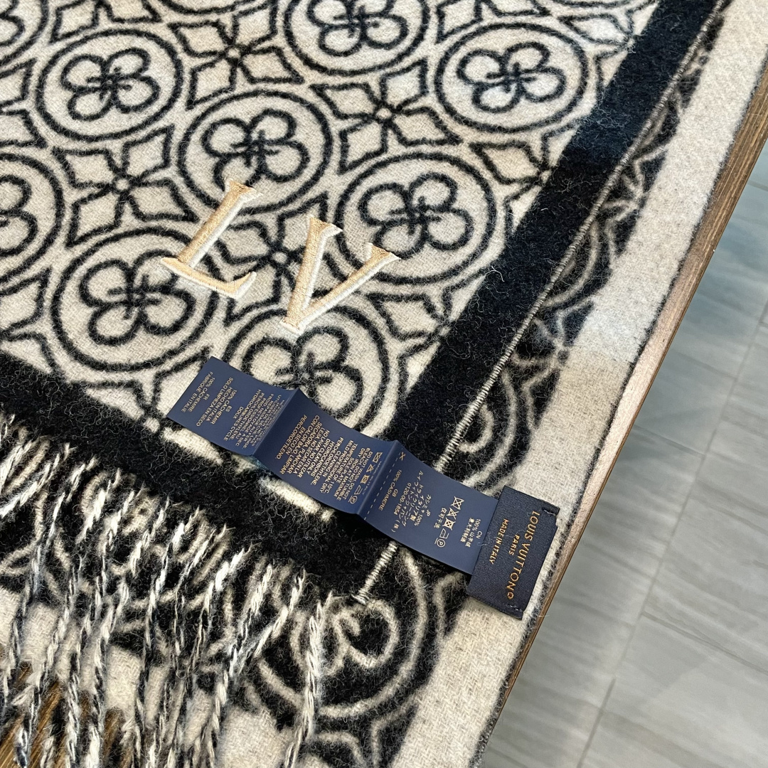 LV当下最主打男女款‼️】时下最。时尚的Logo潮流风格！非常有型，可以做情侣款❤️型男型女，绅士，白富