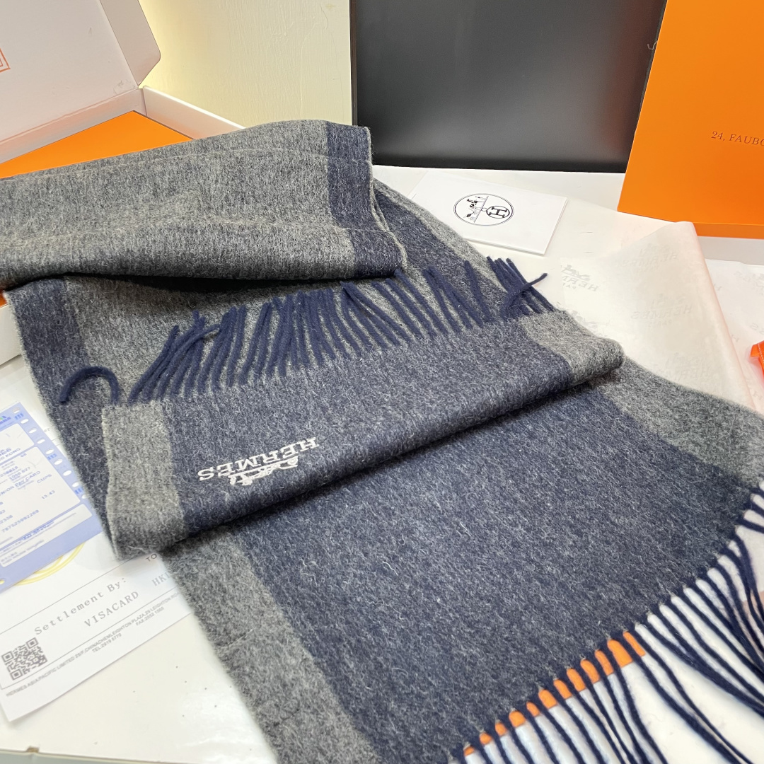 爆款推荐⚠️爱马仕好看到尖叫‼️顶级山羊绒款☀☁️‼️💯非常赞的情侣款围巾💟💟💟此款是专柜限量款👍💋顶级