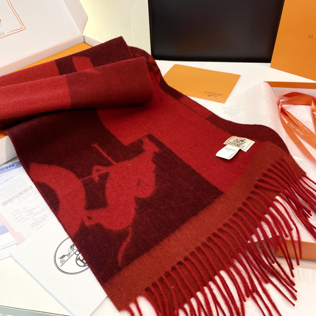 上新2025爱马仕男女款围巾且买且珍惜😍~都是出口订单所以比较难遇❤️东西讲究少而精😍好看的一定要收😎这
