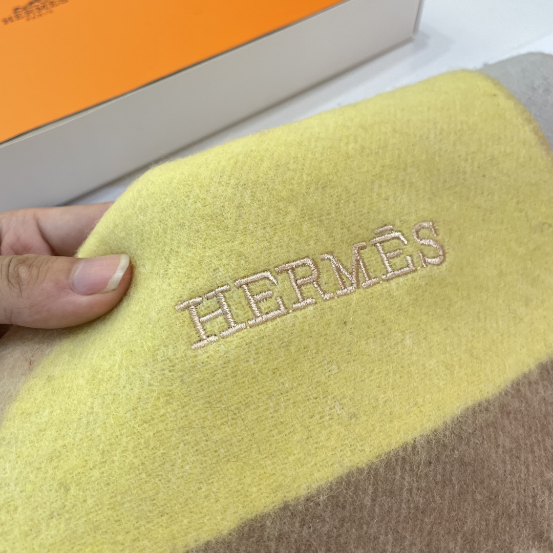 上新2025爱马仕男女款围巾且买且珍惜😍~都是出口订单所以比较难遇❤️东西讲究少而精😍好看的一定要收😎这