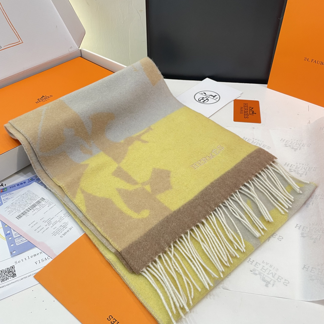 上新2025爱马仕男女款围巾且买且珍惜😍~都是出口订单所以比较难遇❤️东西讲究少而精😍好看的一定要收😎这