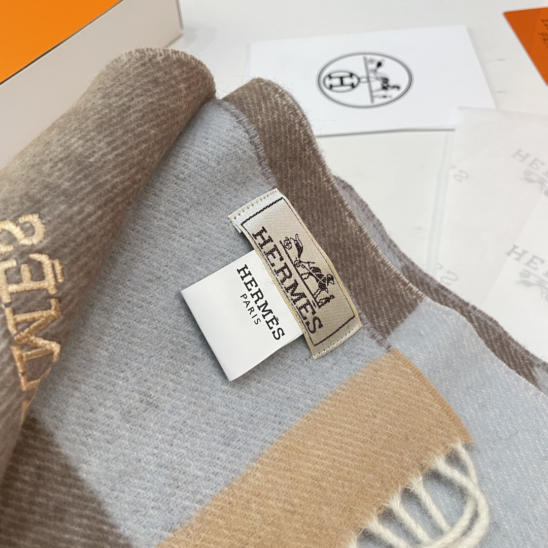 上新2025爱马仕男女款围巾且买且珍惜😍~都是出口订单所以比较难遇❤️东西讲究少而精😍好看的一定要收😎这