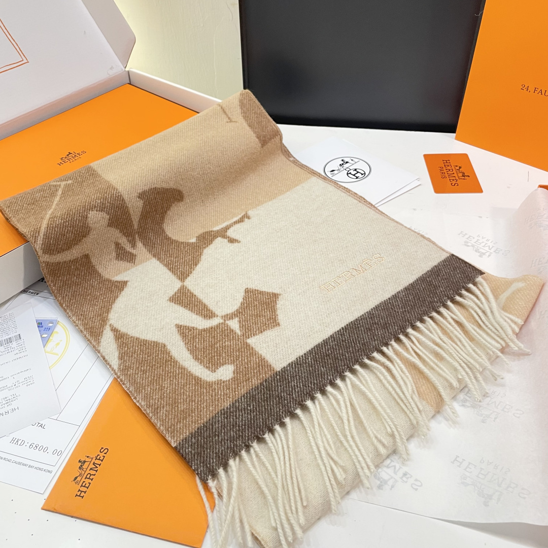 上新2025爱马仕男女款围巾且买且珍惜😍~都是出口订单所以比较难遇❤️东西讲究少而精😍好看的一定要收😎这