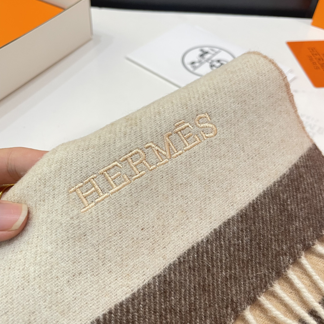 上新2025爱马仕男女款围巾且买且珍惜😍~都是出口订单所以比较难遇❤️东西讲究少而精😍好看的一定要收😎这