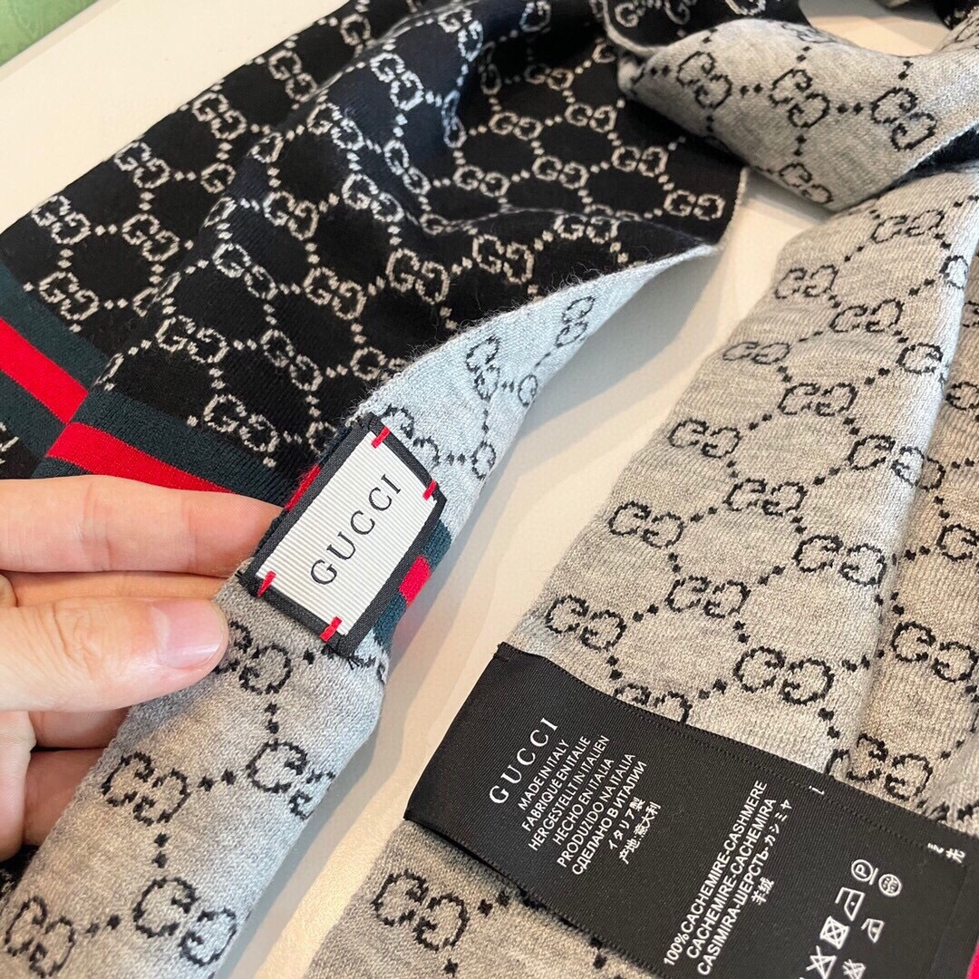 GG专柜最新款💨古奇火爆来袭💥🎊顶级色织工艺。此工艺只有大牌纯正代工厂才有的工艺‼️100%顶级针织加羊