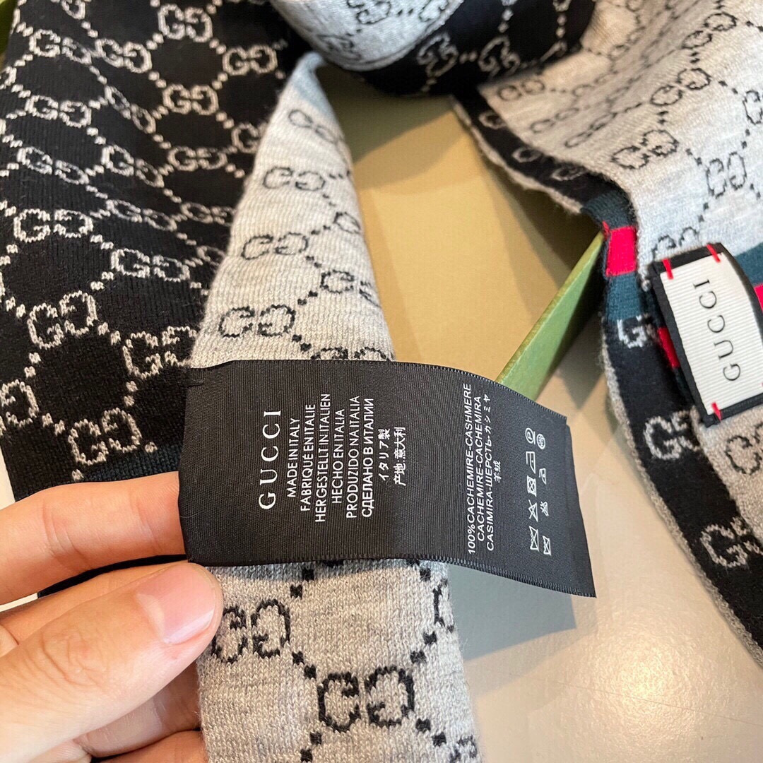 GG专柜最新款💨古奇火爆来袭💥🎊顶级色织工艺。此工艺只有大牌纯正代工厂才有的工艺‼️100%顶级针织加羊