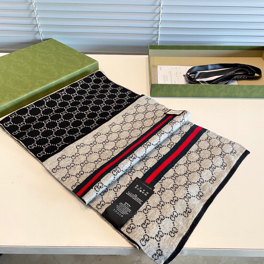 GG专柜最新款💨古奇火爆来袭💥🎊顶级色织工艺。此工艺只有大牌纯正代工厂才有的工艺‼️100%顶级针织加羊