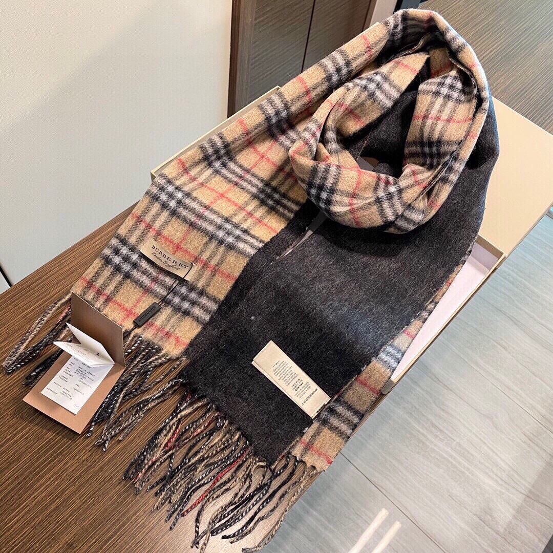 【双面羊绒围巾】BURBERRY！年度最新火爆围巾！顶级质量 【高端数码喷绘】 200*30cm，双面围