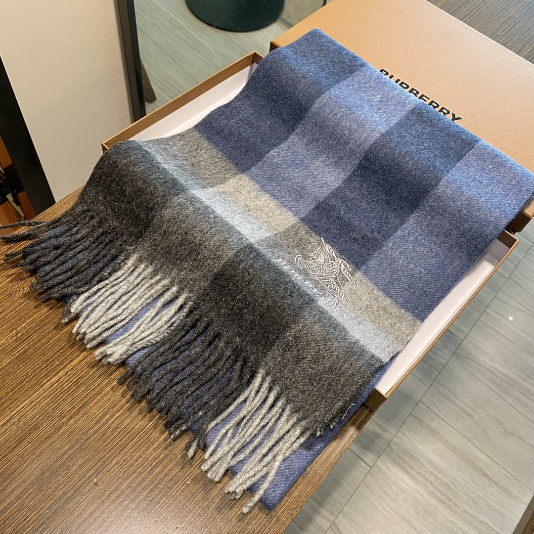 【巴宝莉】欧洲羊绒男女款发售，👊顶级原单正品尾货🌲，明星同款，🎩优雅温和的时尚之美，穿上有型，🆚在任何场