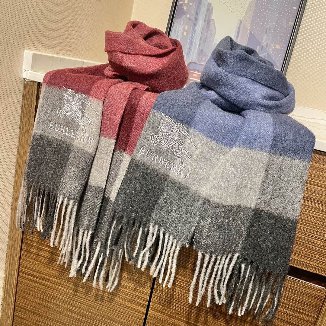 【巴宝莉】欧洲羊绒男女款发售，👊顶级原单正品尾货🌲，明星同款，🎩优雅温和的时尚之美，穿上有型，🆚在任何场