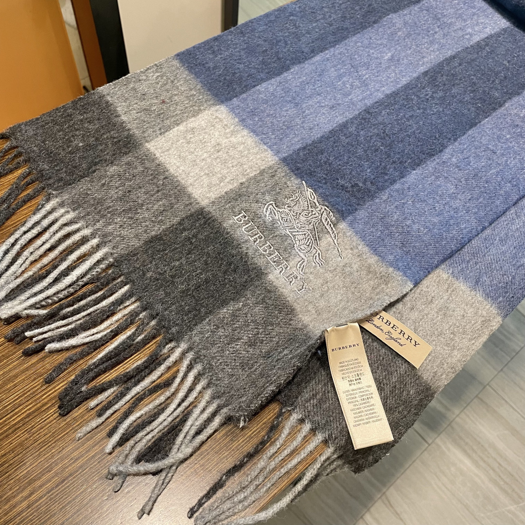 【巴宝莉】欧洲羊绒男女款发售，👊顶级原单正品尾货🌲，明星同款，🎩优雅温和的时尚之美，穿上有型，🆚在任何场