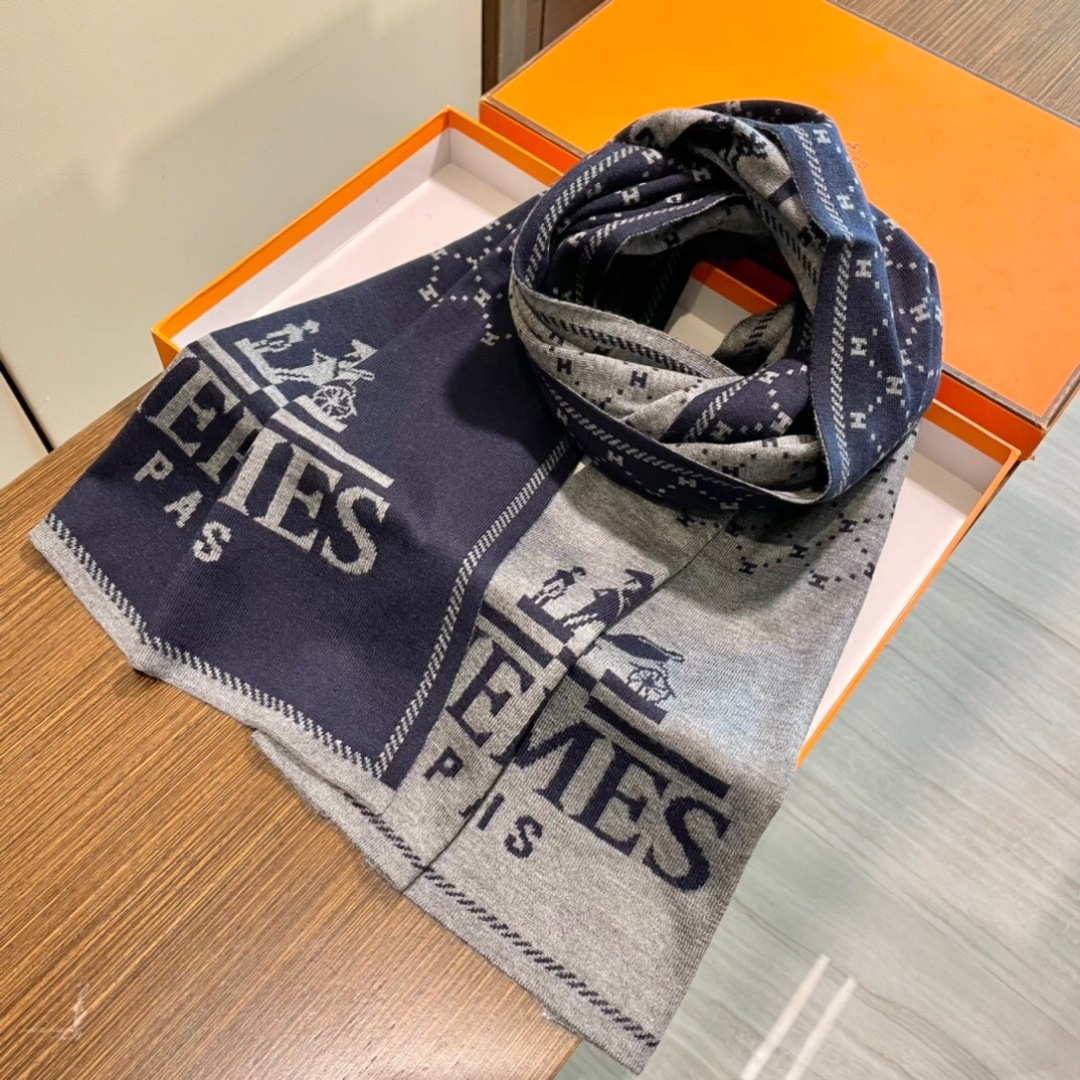 爱马仕羊绒长巾👏💙顶级原单正品旷世绝美，顶级高端货👼【绝对值得珍藏👍】专柜限量哦‼️有钱都很难订到💛💙💜