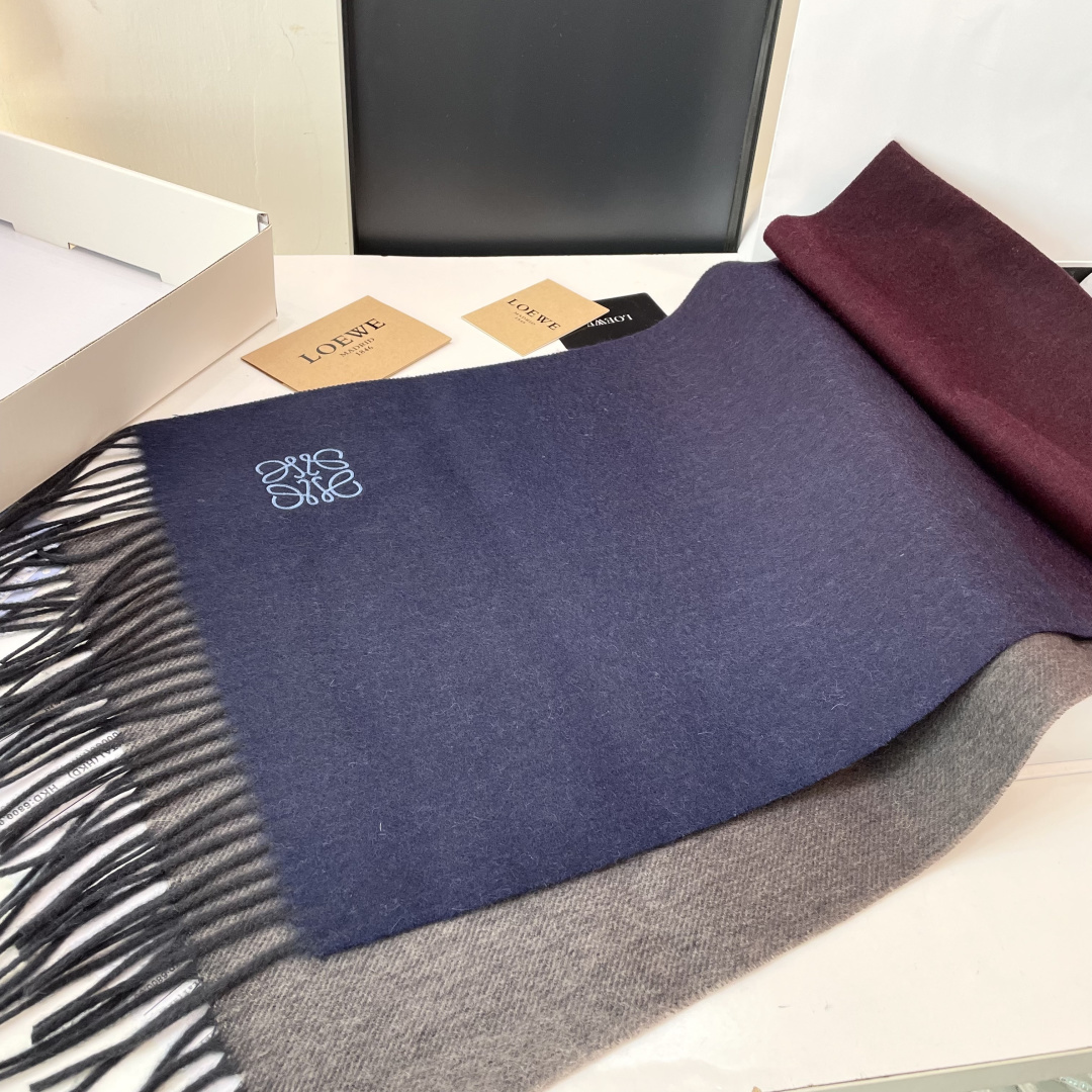 Loewe罗意威今年最新的订单(讲真，送人自用百分推荐)SviP推荐(自留.品质绝对放心).真心觉得可以