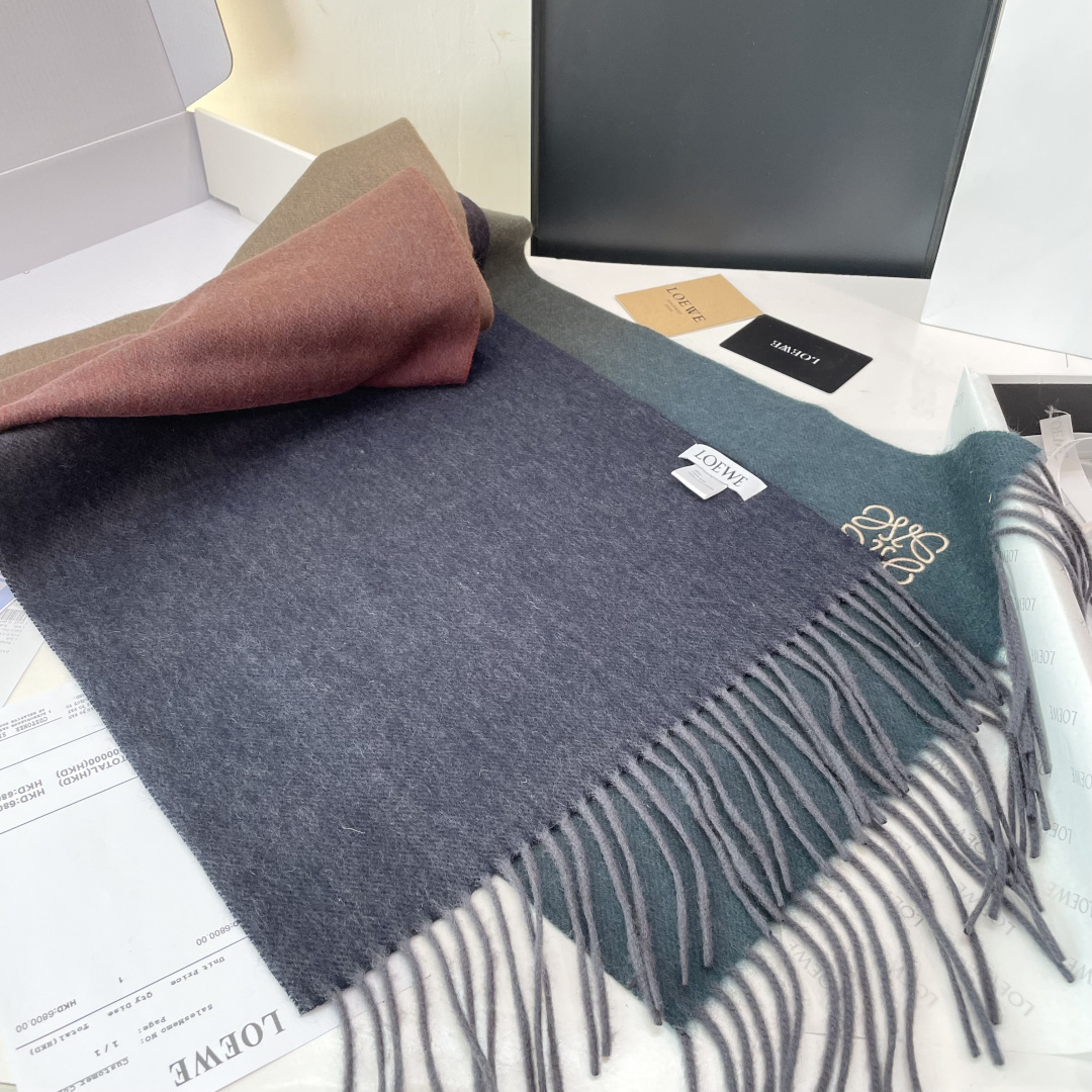 Loewe罗意威今年最新的订单(讲真，送人自用百分推荐)SviP推荐(自留.品质绝对放心).真心觉得可以