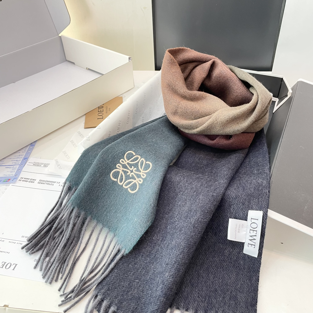 Loewe罗意威今年最新的订单(讲真，送人自用百分推荐)SviP推荐(自留.品质绝对放心).真心觉得可以