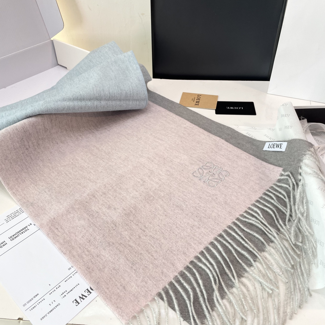 Loewe罗意威今年最新的订单(讲真，送人自用百分推荐)SviP推荐(自留.品质绝对放心).真心觉得可以