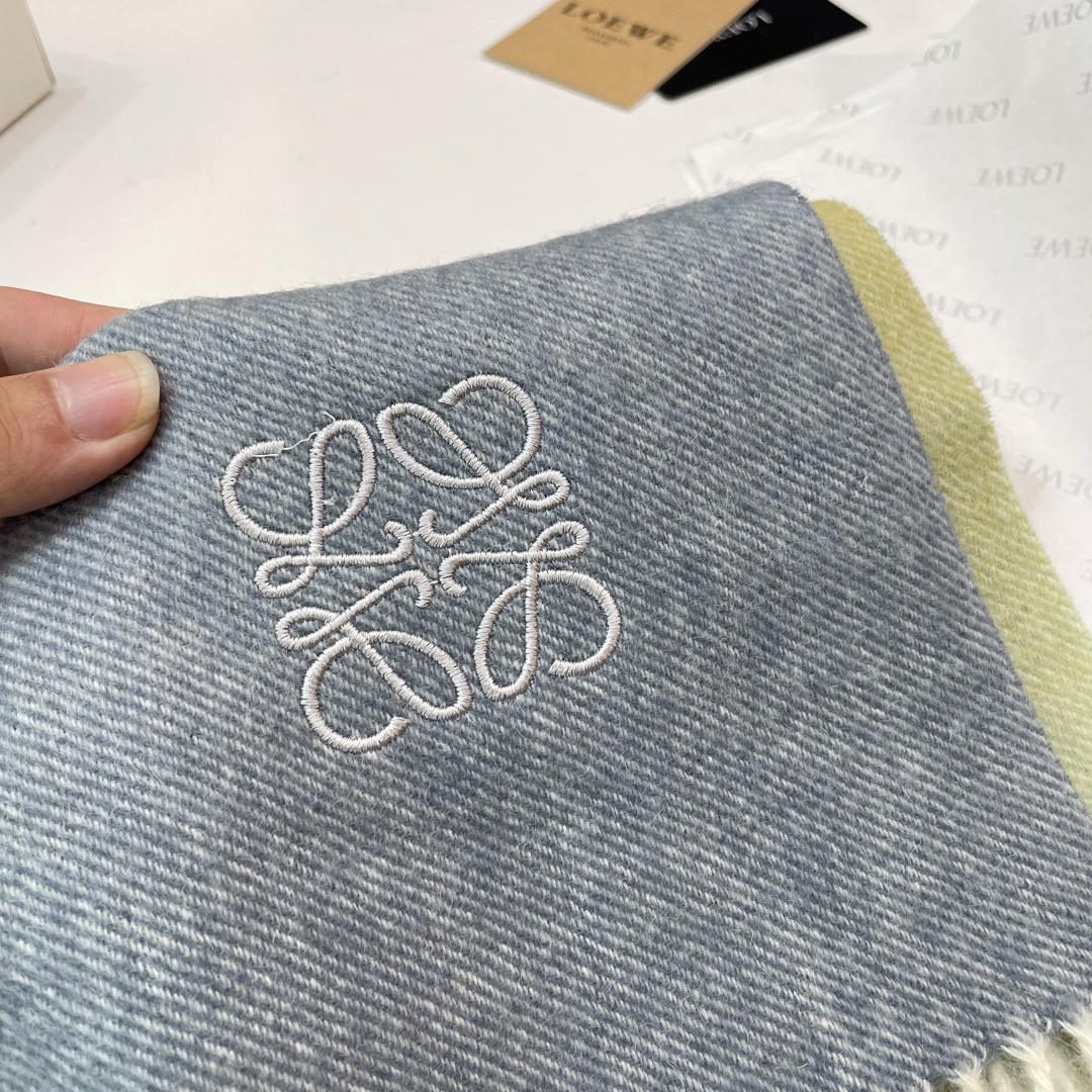 Loewe罗意威今年最新的订单(讲真，送人自用百分推荐)SviP推荐(自留.品质绝对放心).真心觉得可以